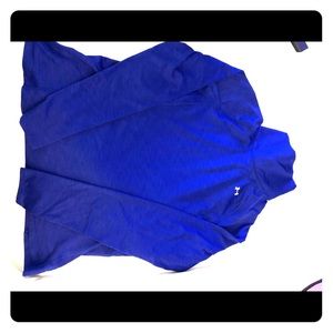 women’s Under Armour long sleeves top,